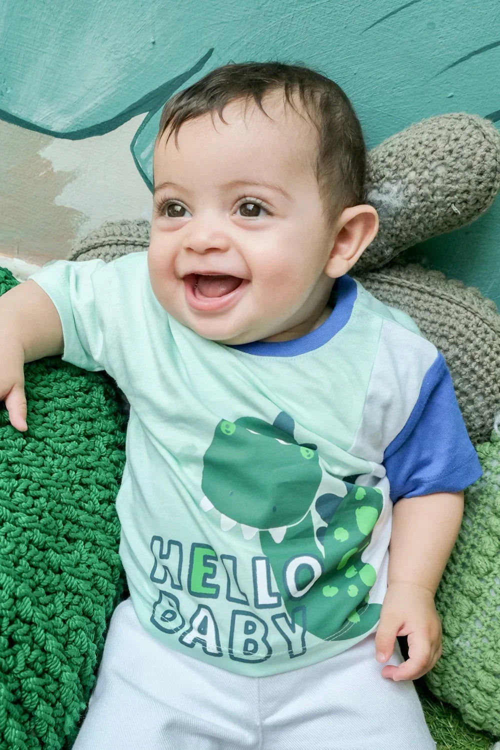 "hello baby" short-sleeved t-shirt - playmore