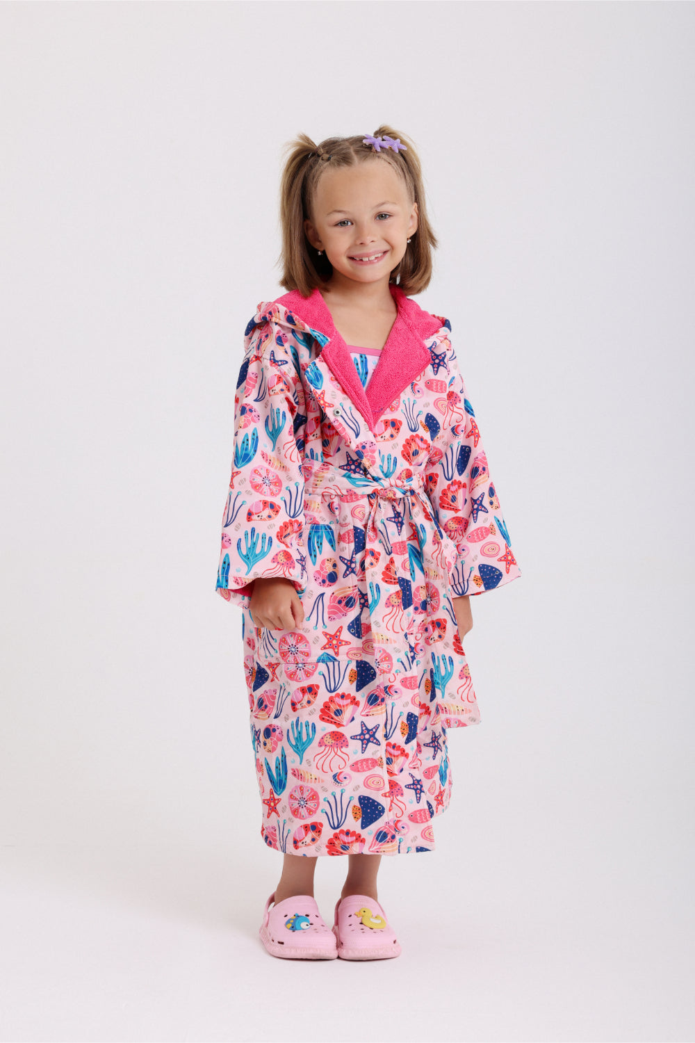 girls waterproof swim robe – pink with sea creatures print