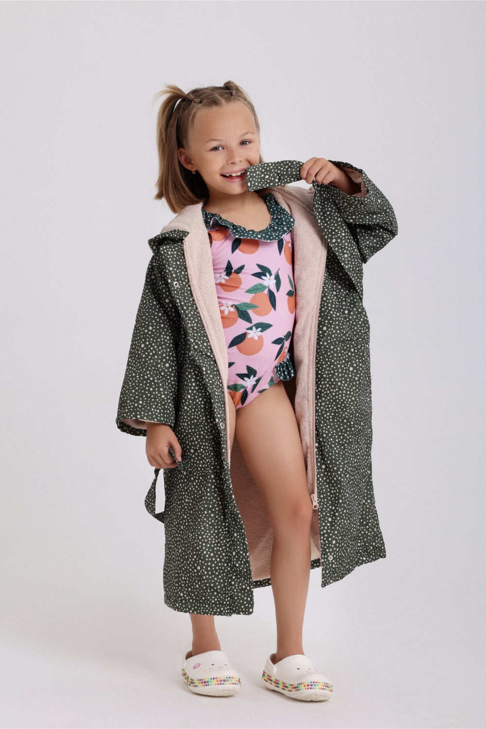 girls waterproof swim robe – olive with polka pattern