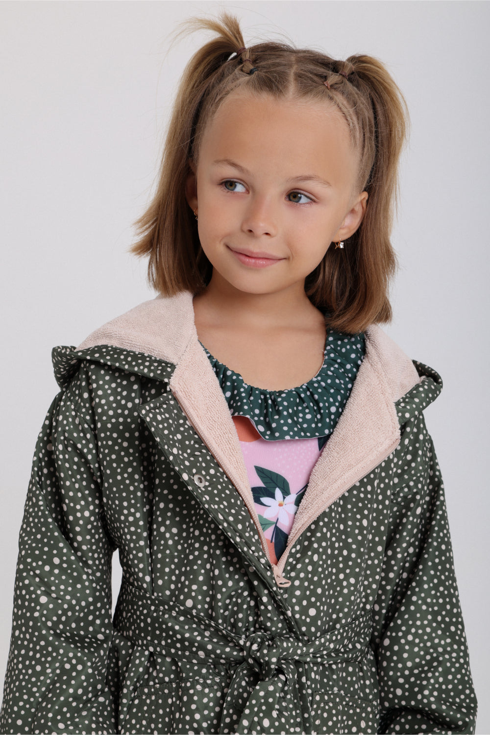 girls waterproof swim robe – olive with polka pattern