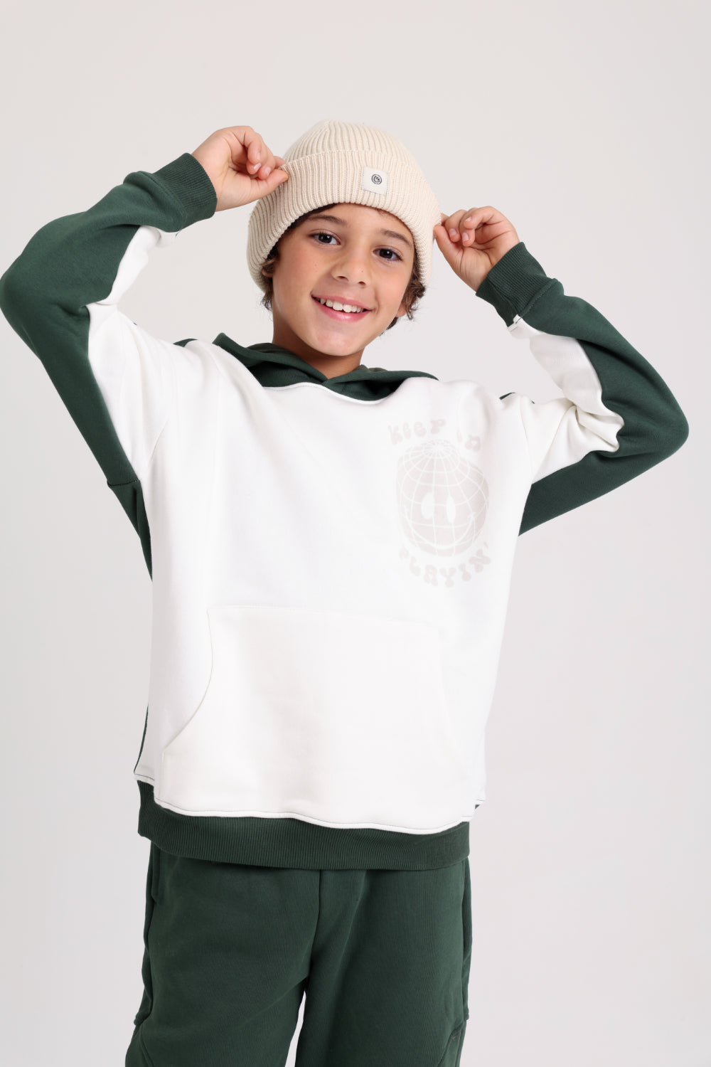 boys cotton hoodie – offwihte & olive with "keep on playing" print