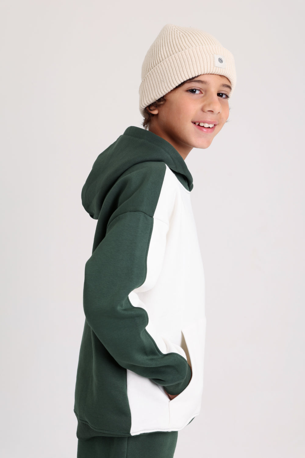 boys cotton hoodie – offwihte & olive with "keep on playing" print