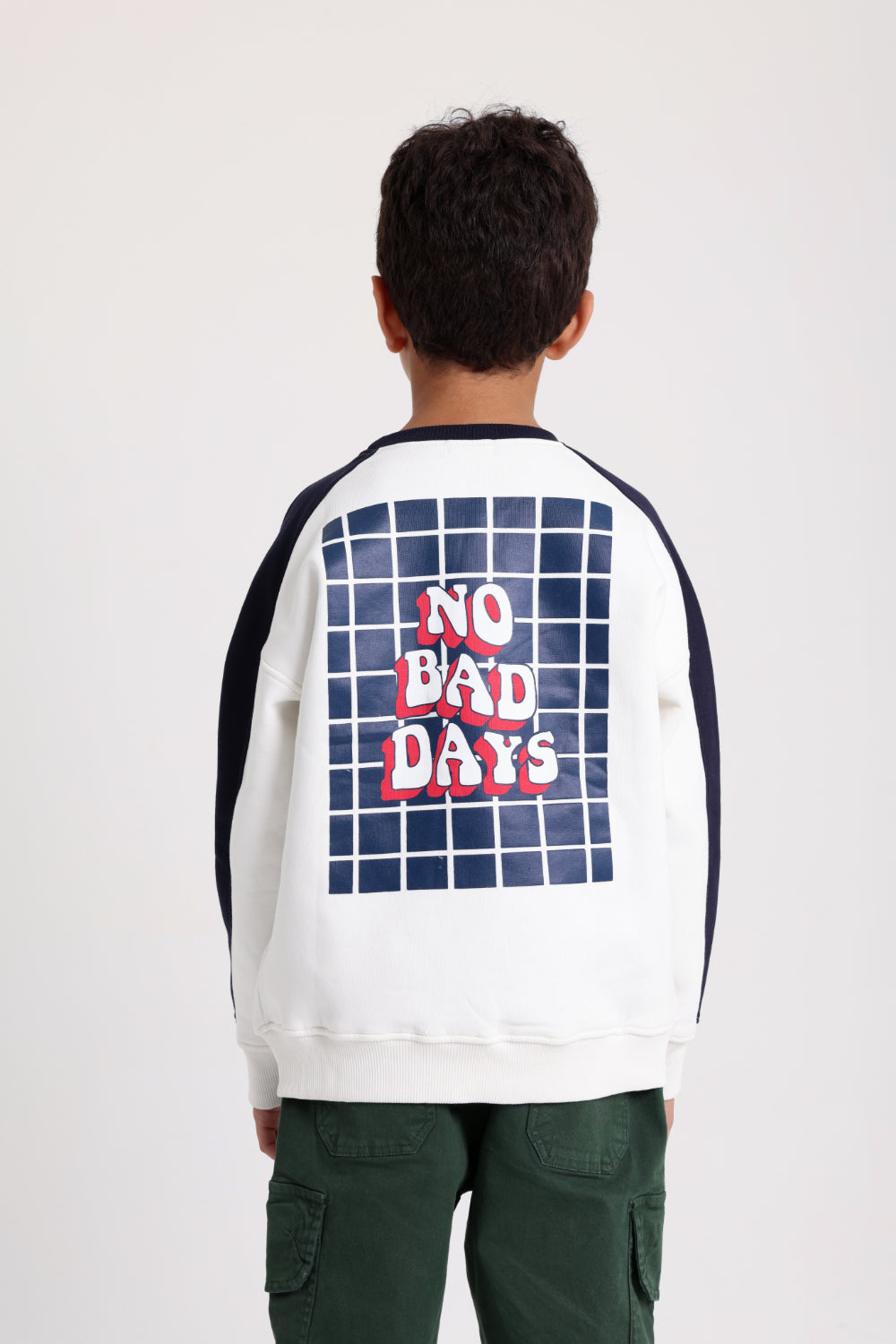 boys cotton sweatshirt – offwhite with "no bad days" print