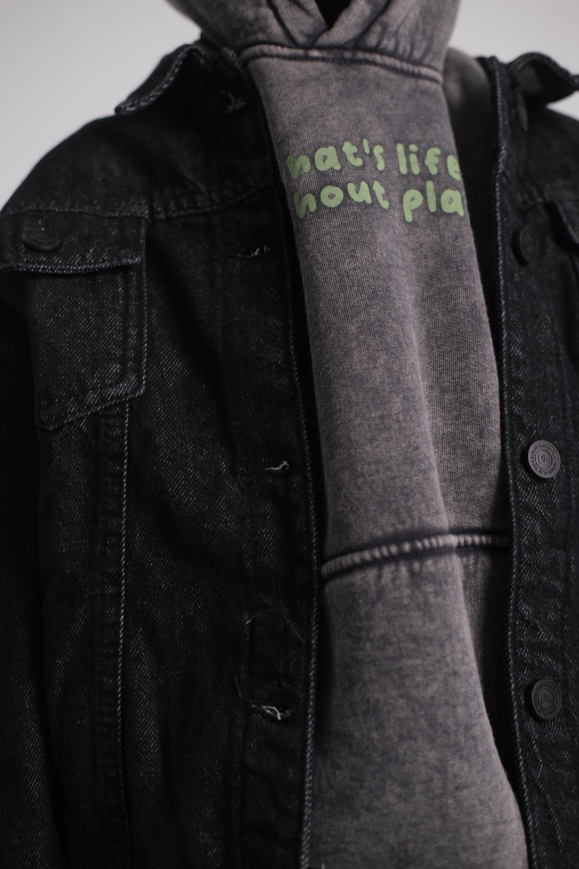 unisex black long-sleeved jean jacket