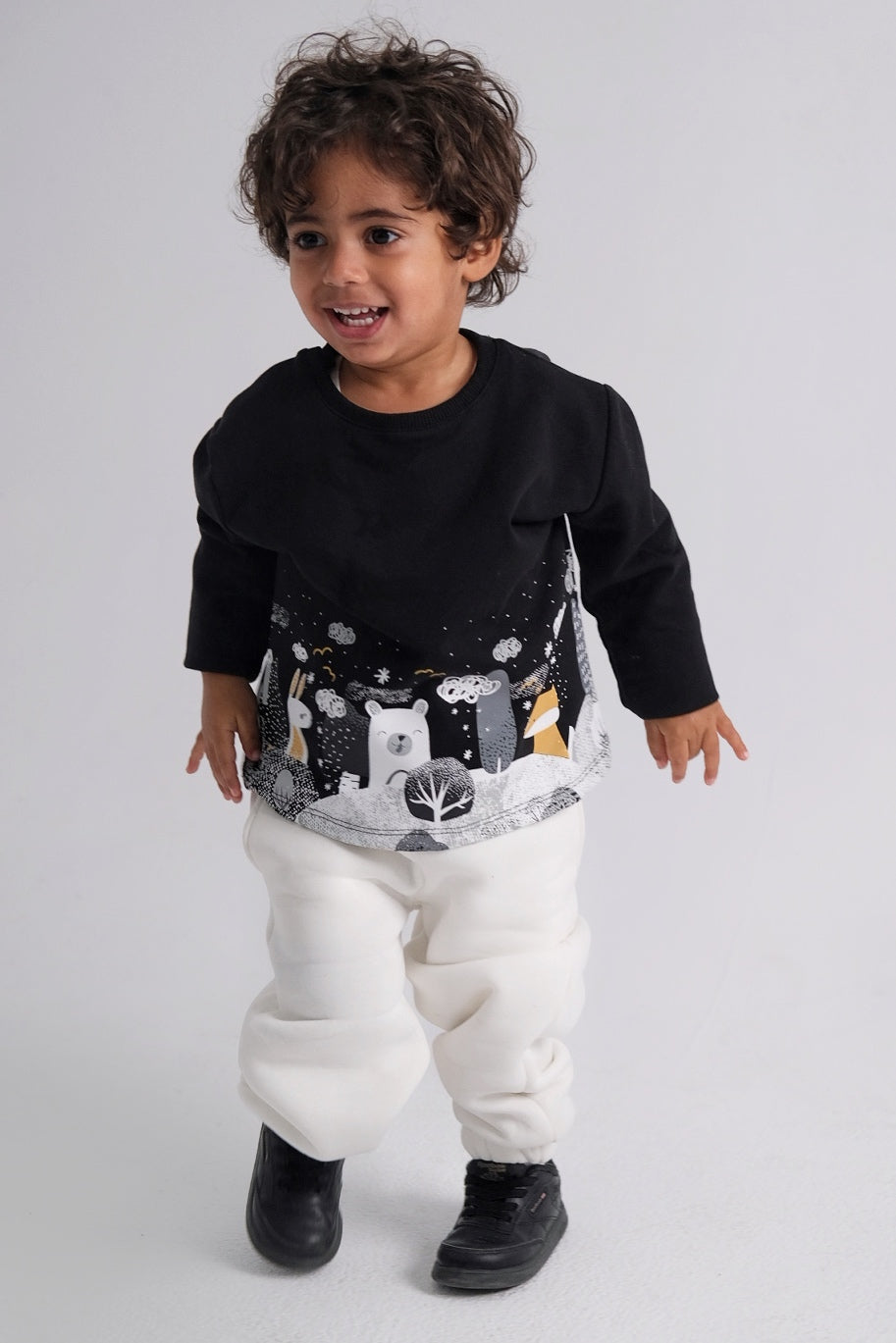 unisex black printed long-sleeved t-shirt