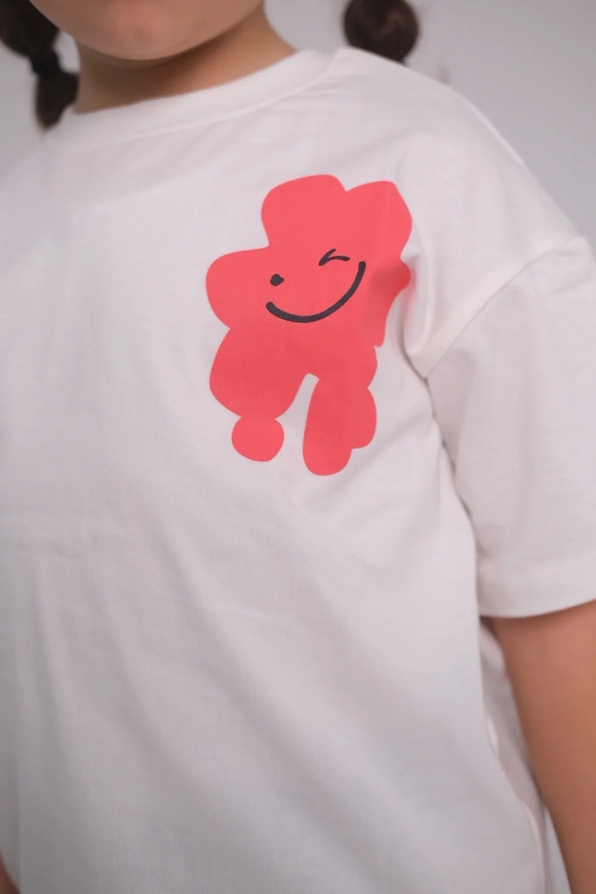 "smile" short-sleeved t-shirt – offwhite - playmore