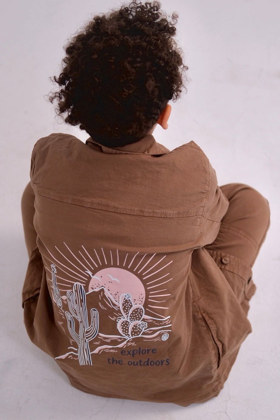 unisex "explore the outdoors" gabardine shirt – brown