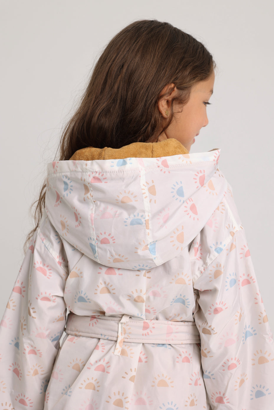 unisex swim robe – offwhite with colorful sun print