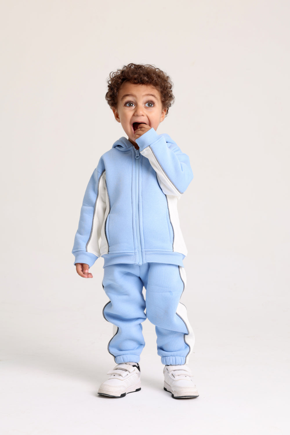 unisex baby cotton outfit Set – baby blue with elephant print