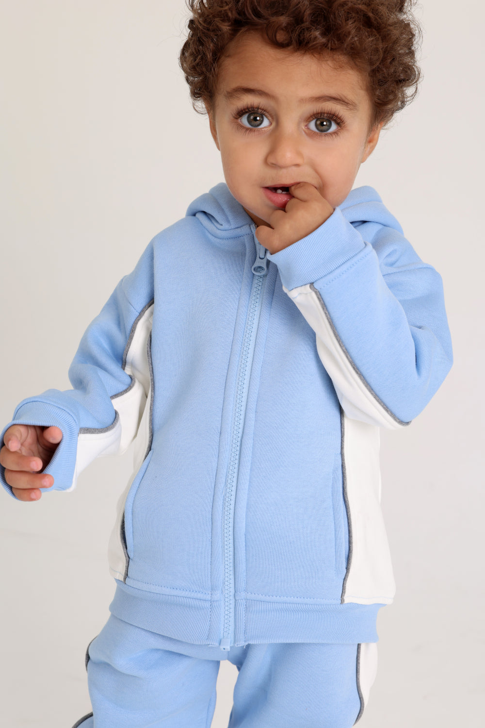 unisex baby cotton outfit Set – baby blue with elephant print