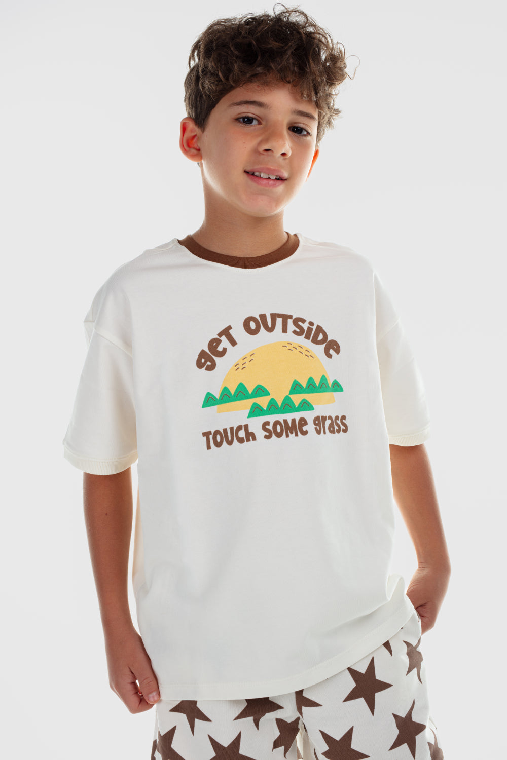 boys cotton t-shirt – offwhite with "get outside" print