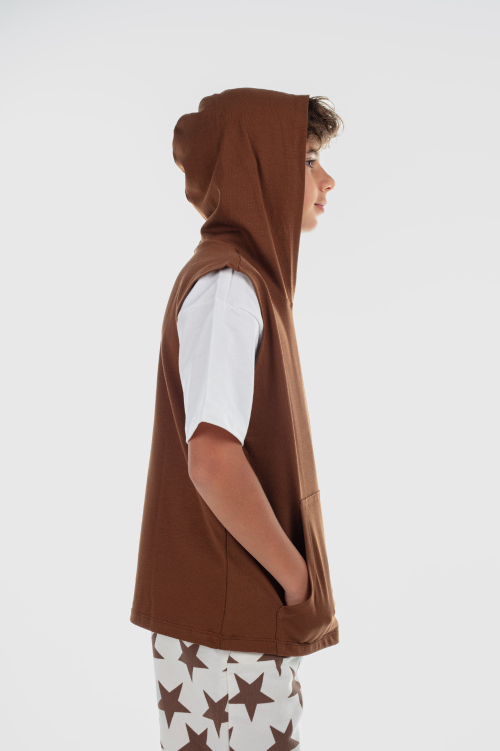 boys cotton hooded sleeveless t-shirt – brown with "star athlete" print