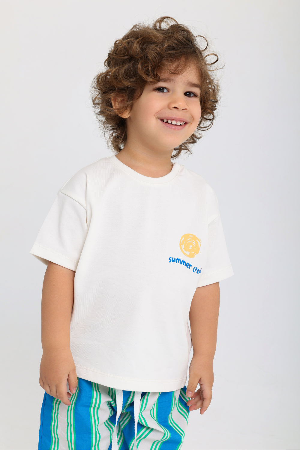 unisex baby cotton t-shirt – off-white with "summer crew" print