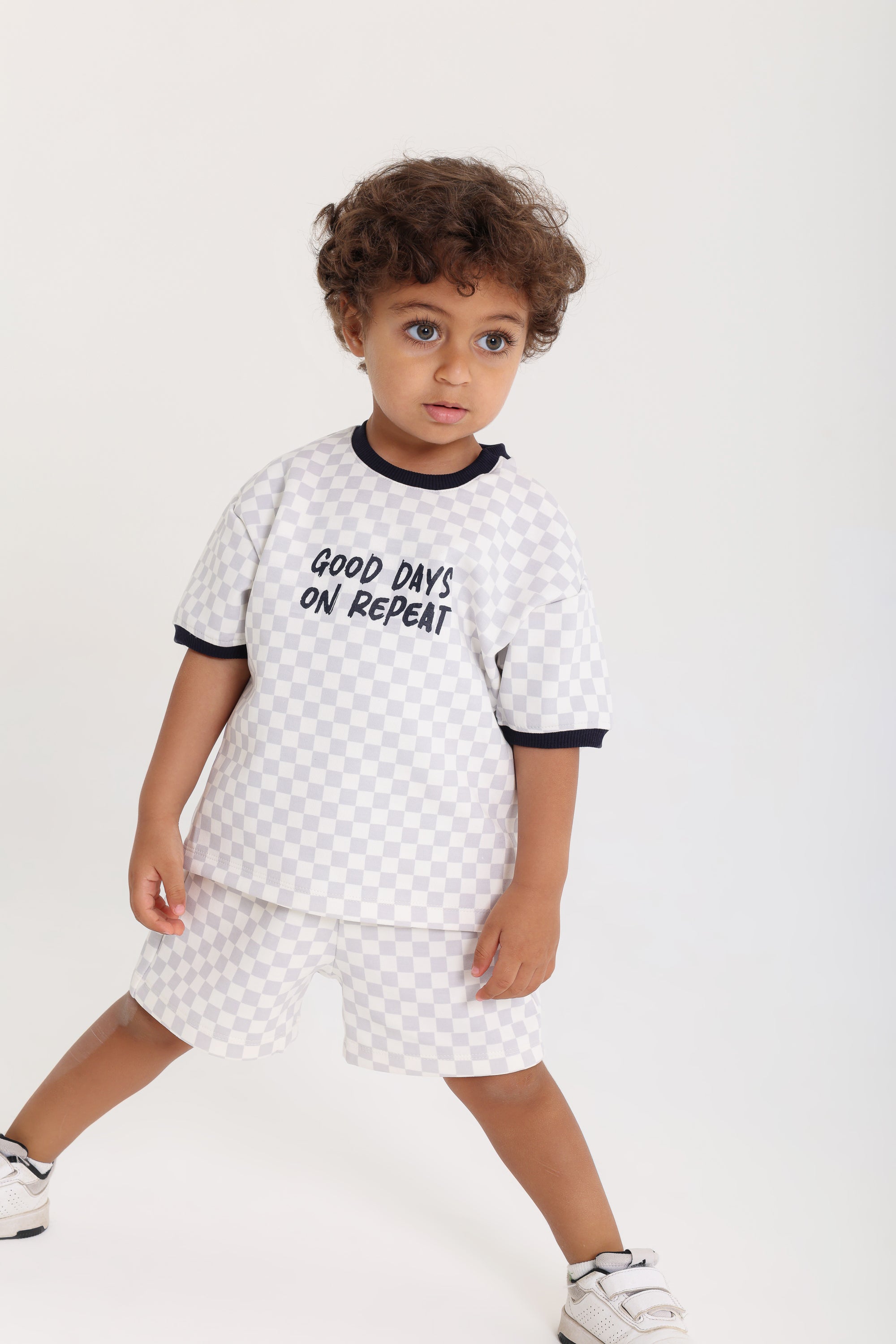 baby boys cotton outfit set – off-white & grey with "good days no Rrepeat" print