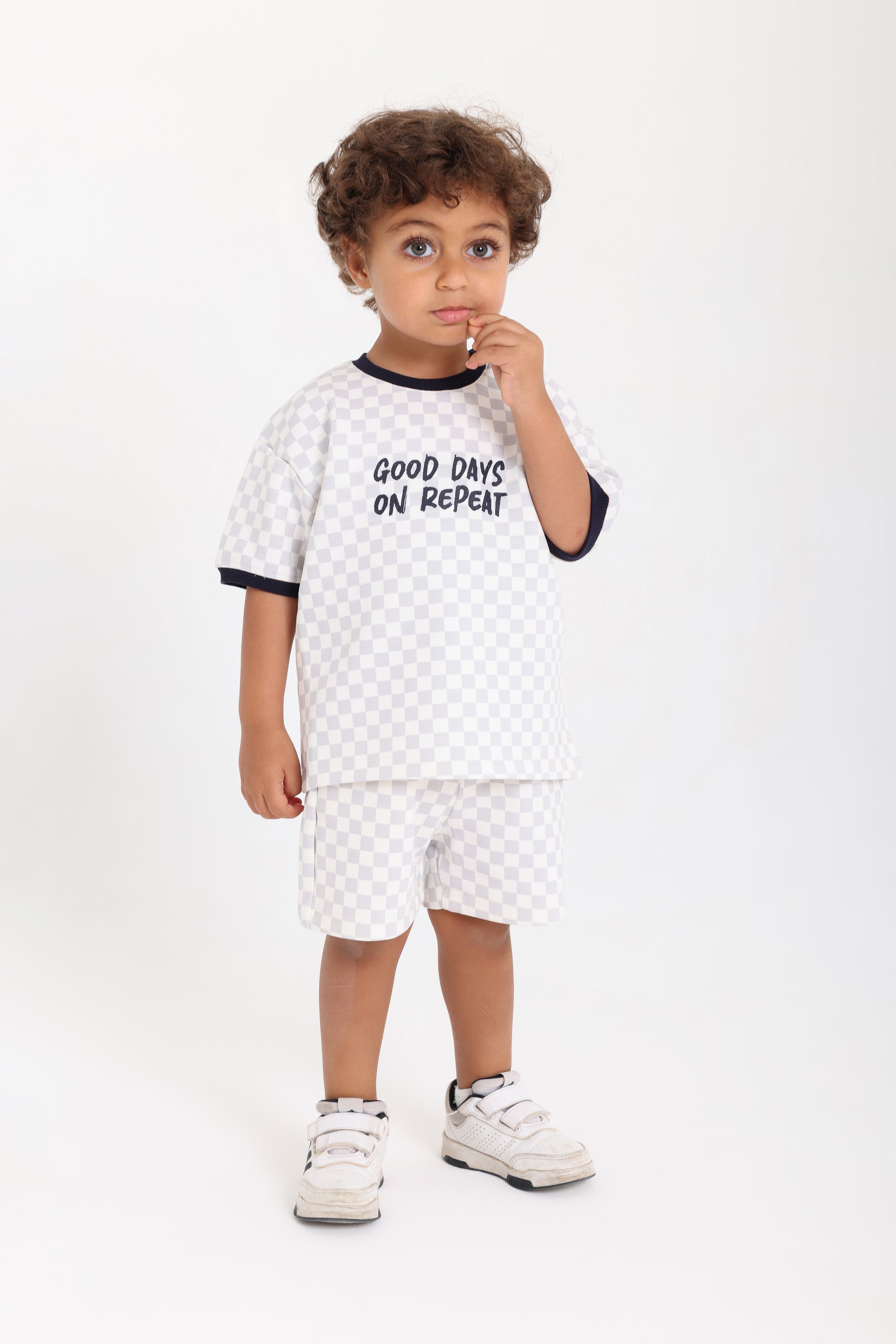 baby boys cotton outfit set – off-white & grey with "good days no Rrepeat" print