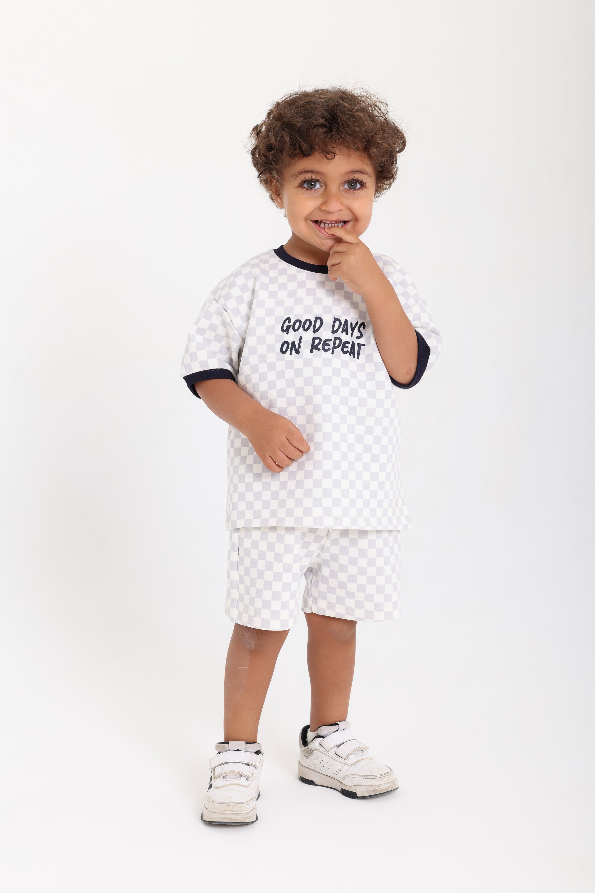 baby boys cotton outfit set – off-white & grey with "good days no Rrepeat" print